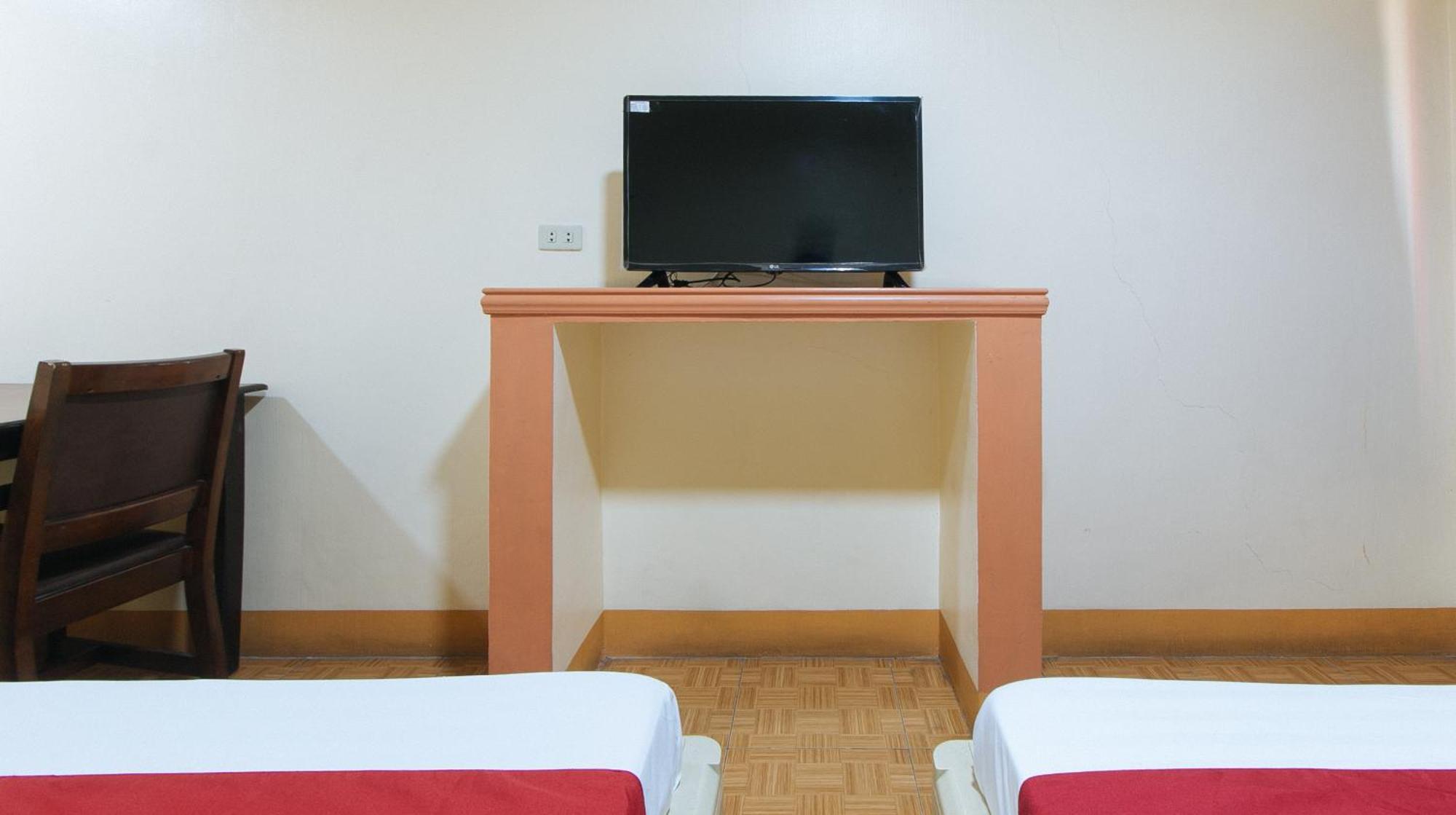 Reddoorz @ Golden Victory Hotel Mabalacat Pampanga Экстерьер фото